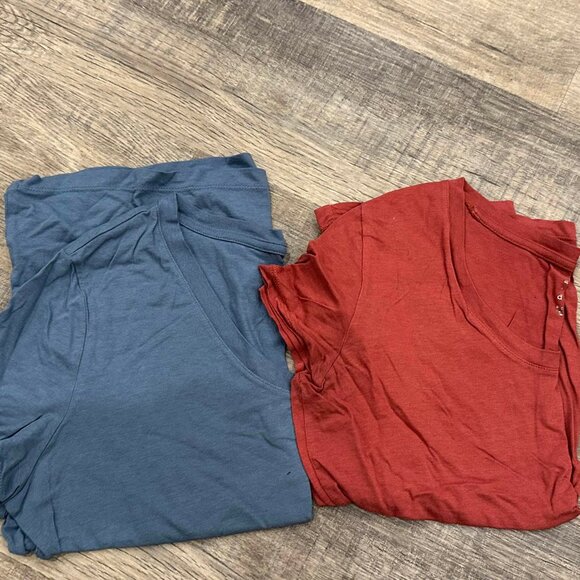 2 everyday t shirts - Picture 1 of 1